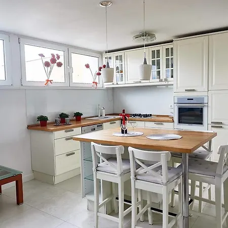 City Center/ 9-cio Osobowy Apartament Apartment