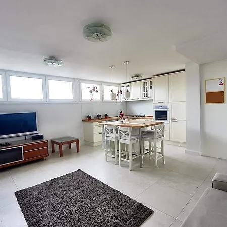City Center/ 9-cio Osobowy Apartament